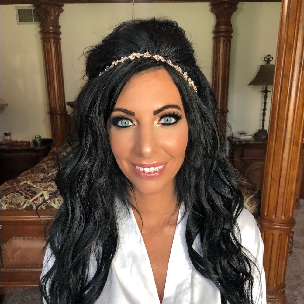 Meet your Posher, Lenora